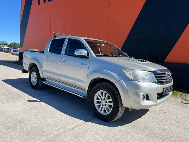 Toyota Hilux 4x4 - Voiture: photos 4 Toyota Hilux 4x4 - Voiture: photos 4