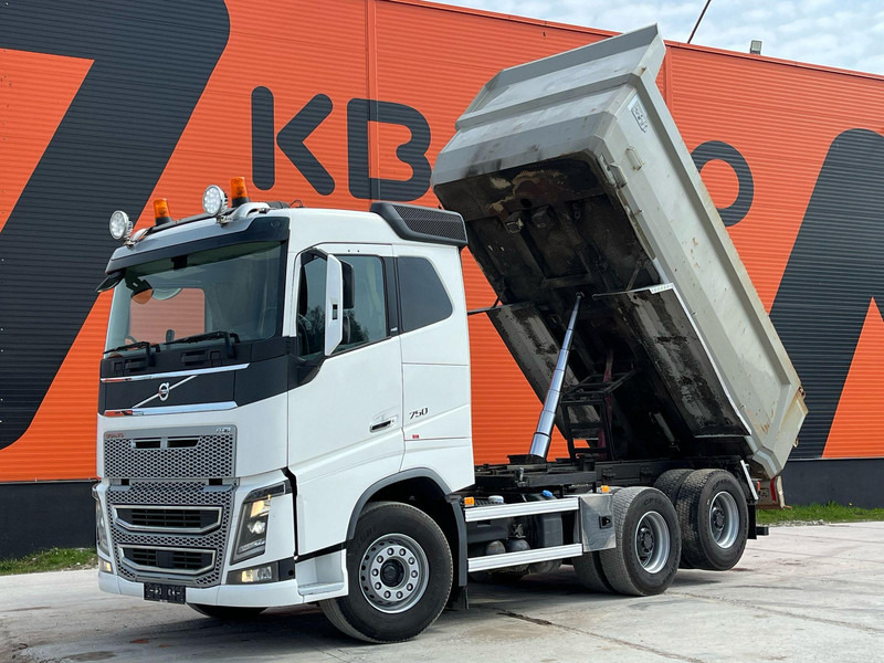 Volvo FH 16 750 6x4 RETARDER / TANDEM AXLE LIFT / BIG AXLES / BOX L=4701 mm - Camion benne: photos 2 Volvo FH 16 750 6x4 RETARDER / TANDEM AXLE LIFT / BIG AXLES / BOX L=4701 mm - Camion benne: photos 2