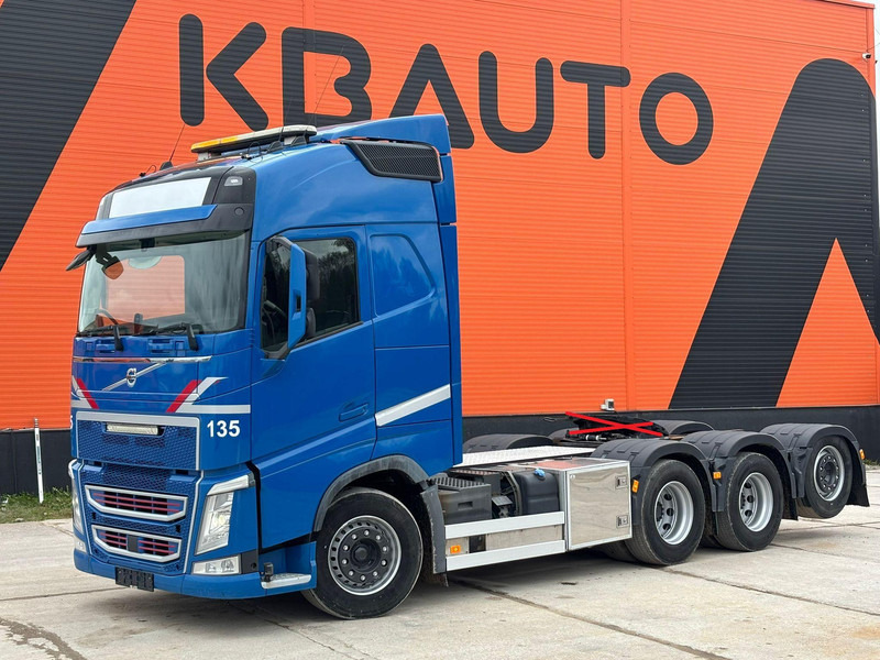 Volvo FH 500 8x4*4 FOR SALE AS CHASSIS / GCW 70 ton / PTO / CHASSIS L=6420 mm - Châssis cabine: photos 1 Volvo FH 500 8x4*4 FOR SALE AS CHASSIS / GCW 70 ton / PTO / CHASSIS L=6420 mm - Châssis cabine: photos 1