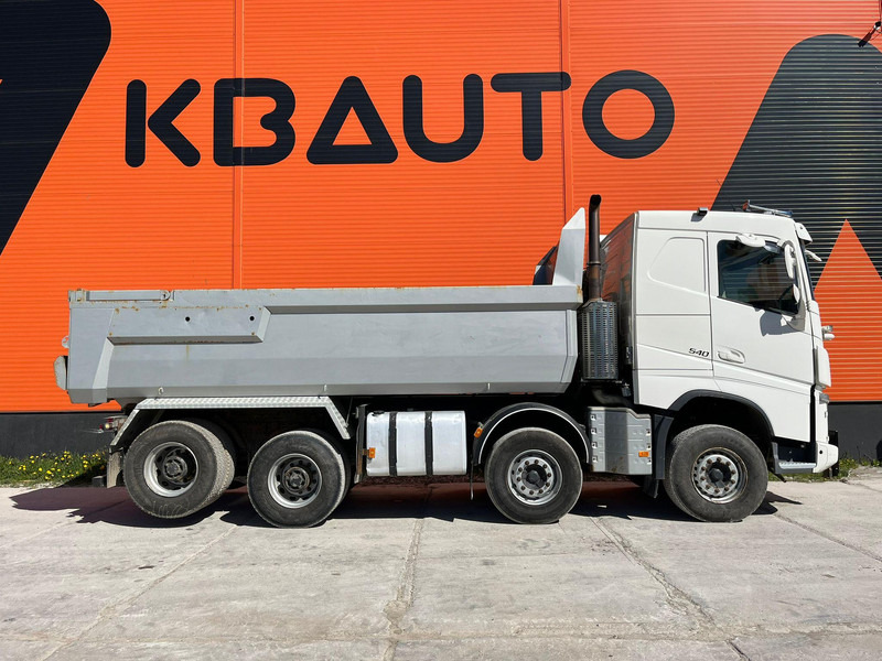Volvo FH 540 8x4 RETARDER / TANDEM AXLE LIFT / BIG AXLES / BOX L=5704 mm - Camion benne: photos 5 Volvo FH 540 8x4 RETARDER / TANDEM AXLE LIFT / BIG AXLES / BOX L=5704 mm - Camion benne: photos 5