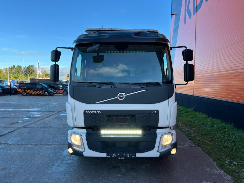 Volvo FL 250 4x2 PALFINGER PK 12.501 / PLATFORM L=5019 mm - Camion plateau, Camion grue: photos 3 Volvo FL 250 4x2 PALFINGER PK 12.501 / PLATFORM L=5019 mm - Camion plateau, Camion grue: photos 3