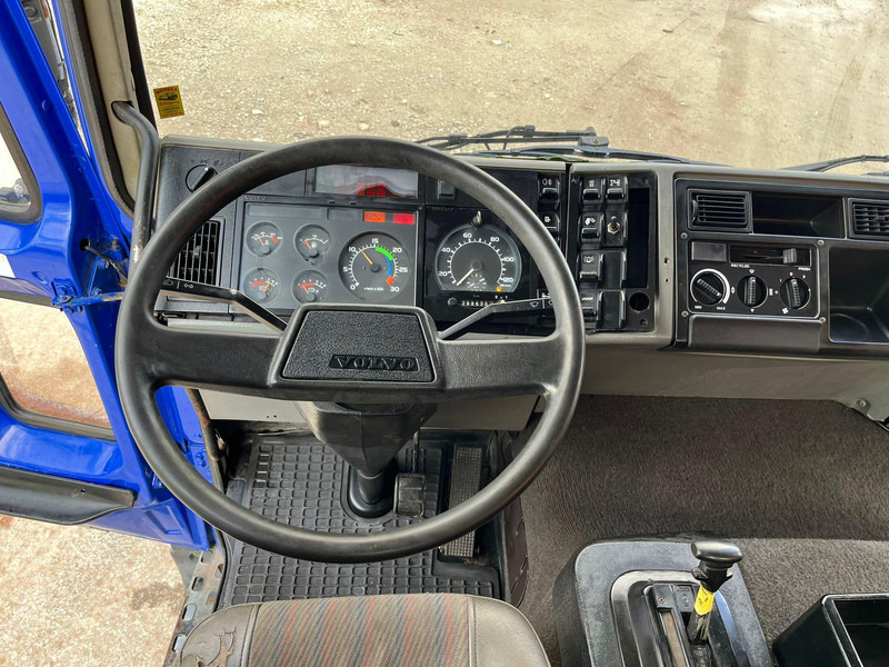 Camion plateau, Camion grue Volvo FL 608 4x2 PK 8200 / BOX L=4249 mm: photos 17