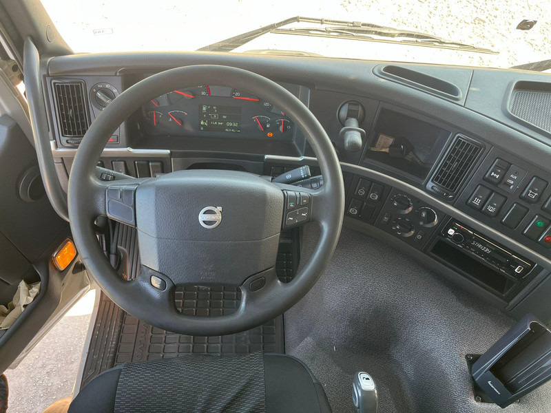 Camion plateau, Camion grue Volvo FM 330 4x2 PK12002 / PLATFORM L=6682 mm: photos 17