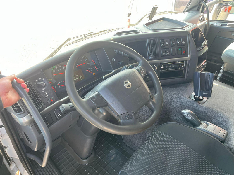 Camion plateau, Camion grue Volvo FM 330 4x2 PK12002 / PLATFORM L=6682 mm: photos 16