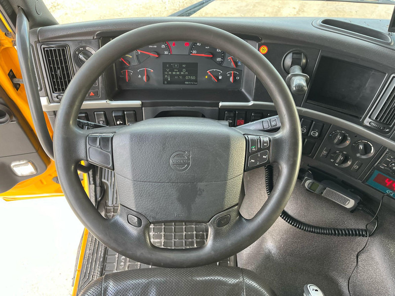 Volvo FM 330 6x2 BOX L=5125 mm en leasing occasion Volvo FM 330 6x2 BOX L=5125 mm: photos 12