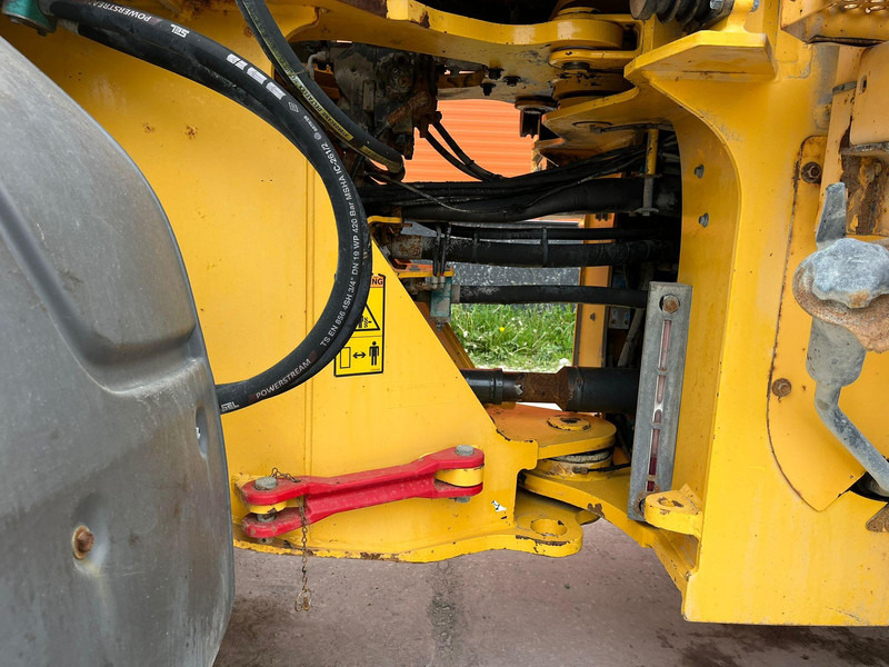 Chargeuse sur pneus Volvo L 90 F 4x4 CENTRAL LUBRICATION / AC: photos 14