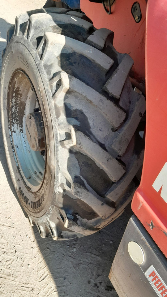 MANITOU MT 1235S - Chargeuse sur pneus télescopique: photos 5 MANITOU MT 1235S - Chargeuse sur pneus télescopique: photos 5