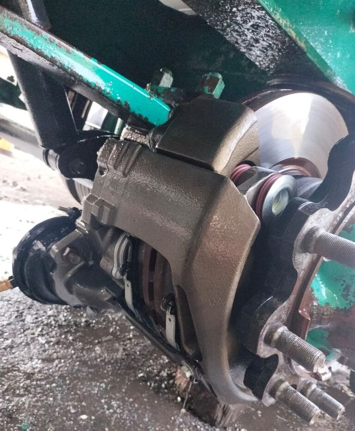 Semi-remorque benne Benalu C 34: photos 17 Semi-remorque benne Benalu C 34: photos 17