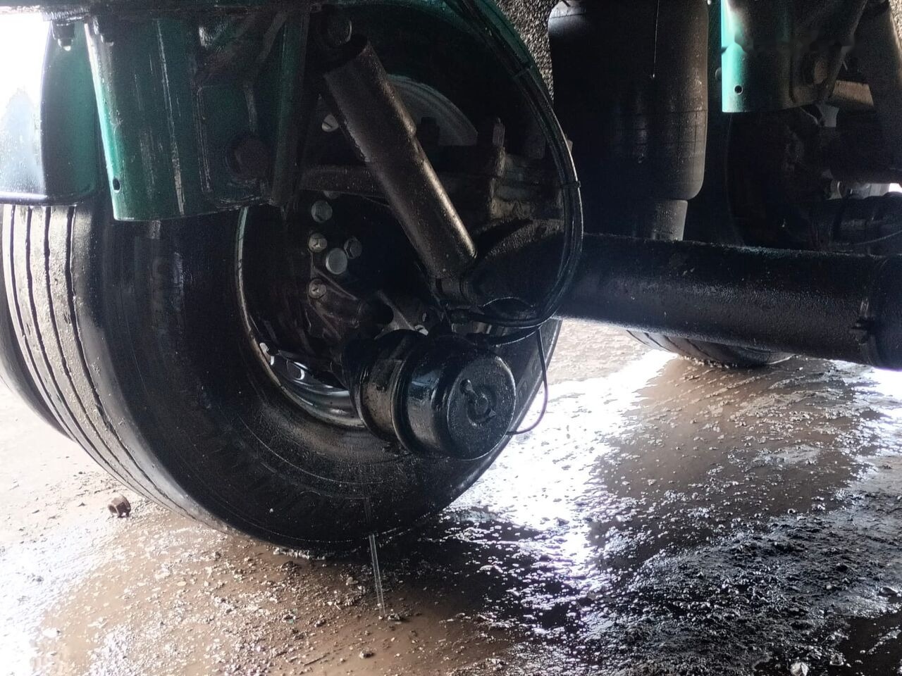 Semi-remorque benne Benalu C 34: photos 28 Semi-remorque benne Benalu C 34: photos 28