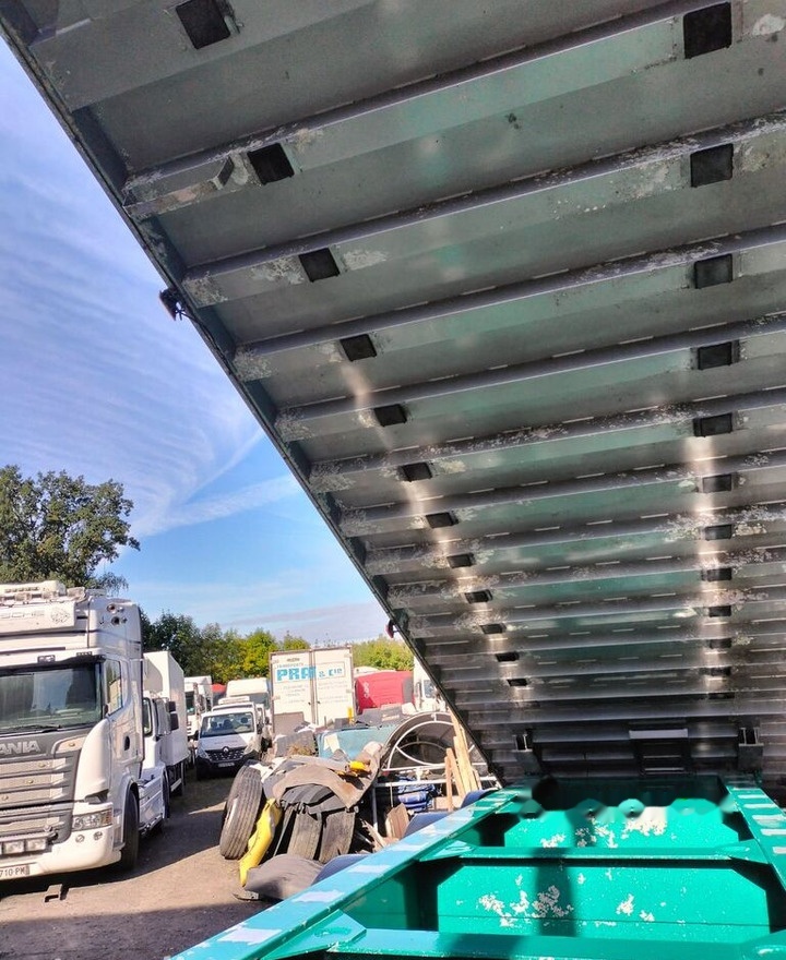 Semi-remorque benne Benalu C 34: photos 10 Semi-remorque benne Benalu C 34: photos 10