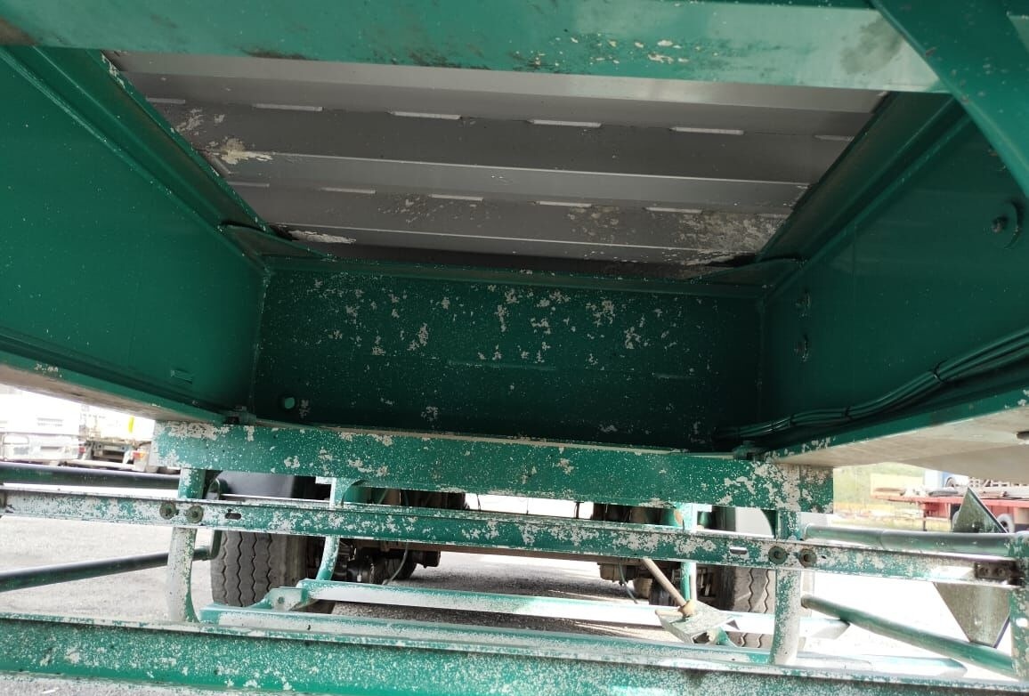 Semi-remorque benne Benalu C 34: photos 20 Semi-remorque benne Benalu C 34: photos 20