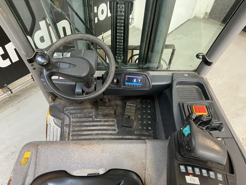 Jungheinrich EFG 425K - Chariot élévateur électrique: photos 5 Jungheinrich EFG 425K - Chariot élévateur électrique: photos 5