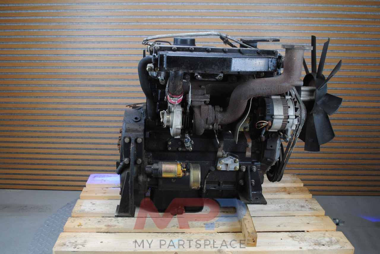 Perkins Perkins 1004 turbo AA-AB 1004.4 - Moteur: photos 4 Perkins Perkins 1004 turbo AA-AB 1004.4 - Moteur: photos 4