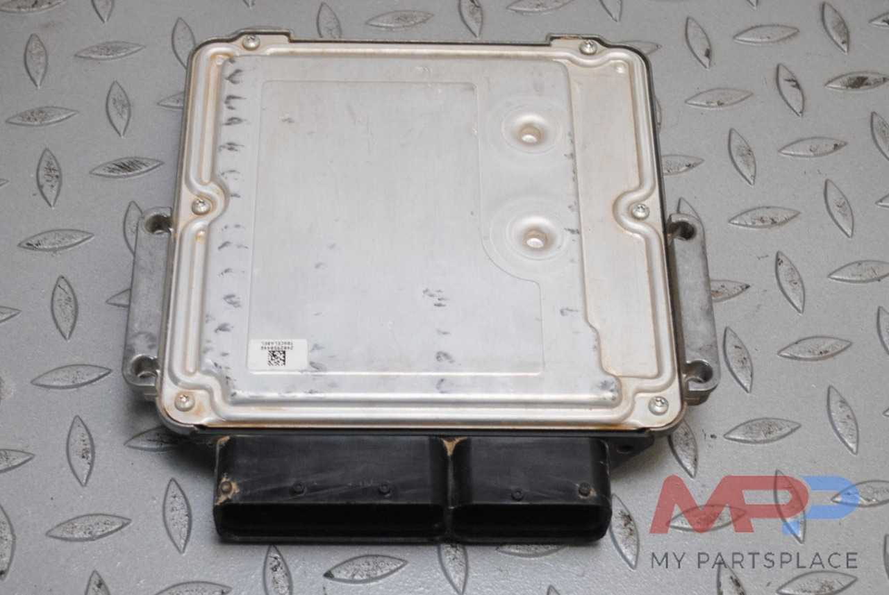 Yanmar Bosch ECU Yanmar 4TNV98CT - Bloc de gestion: photos 1 Yanmar Bosch ECU Yanmar 4TNV98CT - Bloc de gestion: photos 1