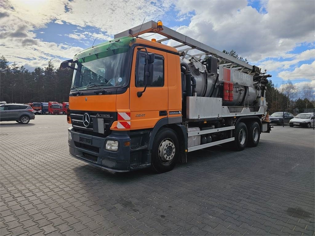 Mercedes-Benz WUKO KROLL COMBI FOR SEWER CLEANING - Camion hydrocureur: photos 4 Mercedes-Benz WUKO KROLL COMBI FOR SEWER CLEANING - Camion hydrocureur: photos 4