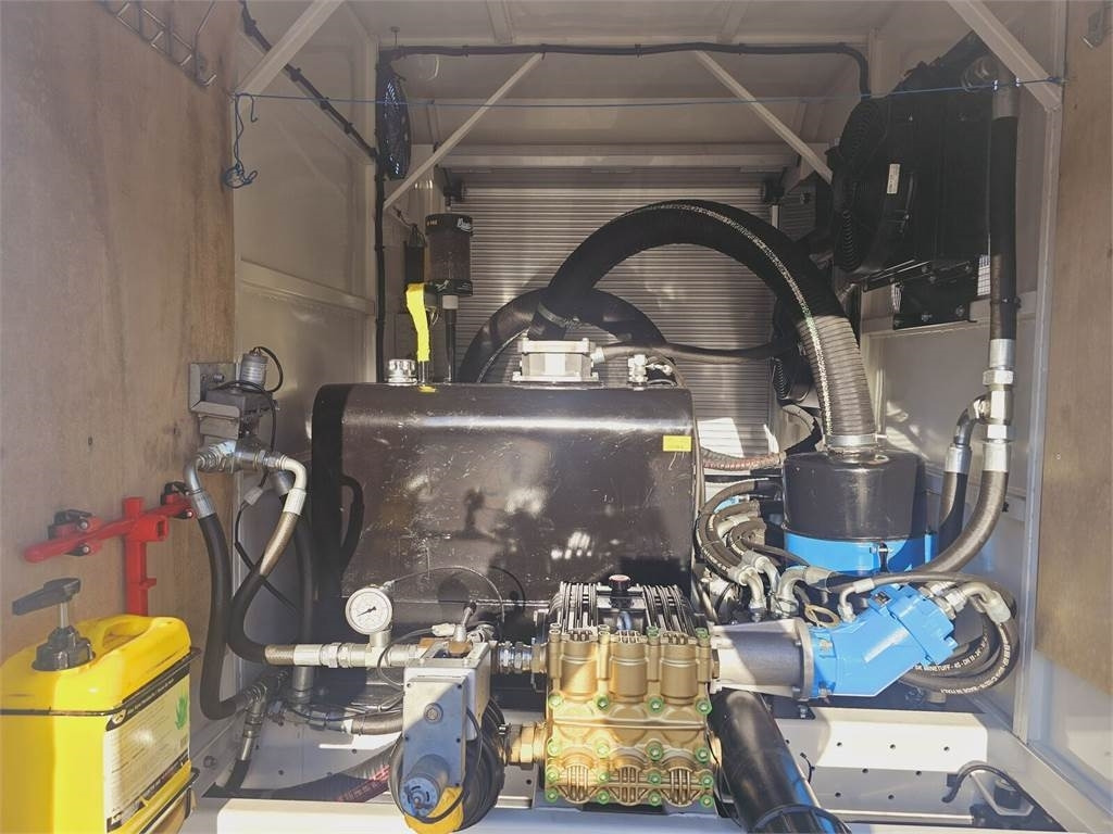 Camion hydrocureur Renault GAMA KANRO KOMBI 5000 WUKO FOR CHANNEL CLEANING: photos 19