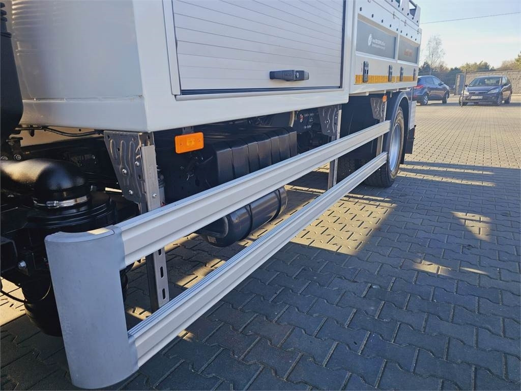 Camion hydrocureur Renault GAMA KANRO KOMBI 5000 WUKO FOR CHANNEL CLEANING: photos 10