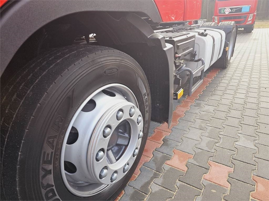 Tracteur routier Volvo FH13 XXL EURO 5 2011 + KRONE MEGA RAISE: photos 11