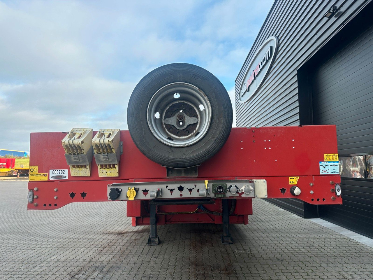 Faymonville 4 achs tieflader / ausziehbar / Radmulden - Semi-remorque surbaissé: photos 4 Faymonville 4 achs tieflader / ausziehbar / Radmulden - Semi-remorque surbaissé: photos 4