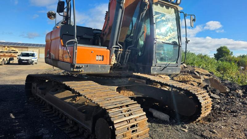 Doosan DX 225 LC - Pelle sur chenille: photos 3 Doosan DX 225 LC - Pelle sur chenille: photos 3