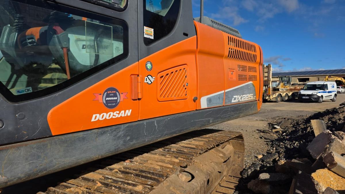 Doosan DX 225 LC - Pelle sur chenille: photos 4 Doosan DX 225 LC - Pelle sur chenille: photos 4