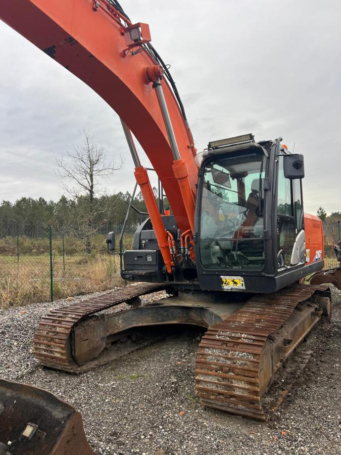 Hitachi ZX210LC 6 - Pelle sur chenille: photos 1 Hitachi ZX210LC 6 - Pelle sur chenille: photos 1