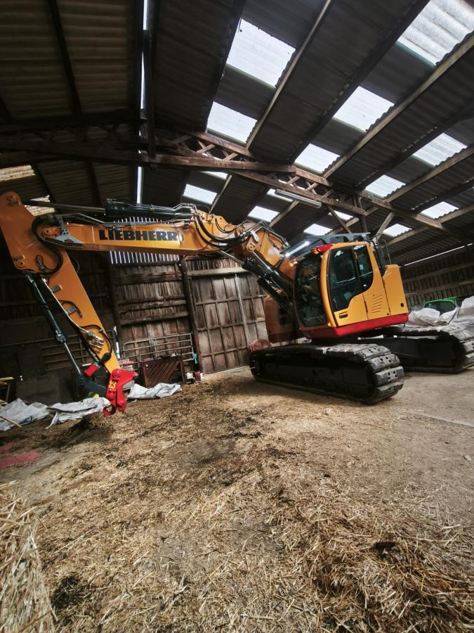 Liebherr R 926 COMPACT - Pelle sur chenille: photos 3 Liebherr R 926 COMPACT - Pelle sur chenille: photos 3