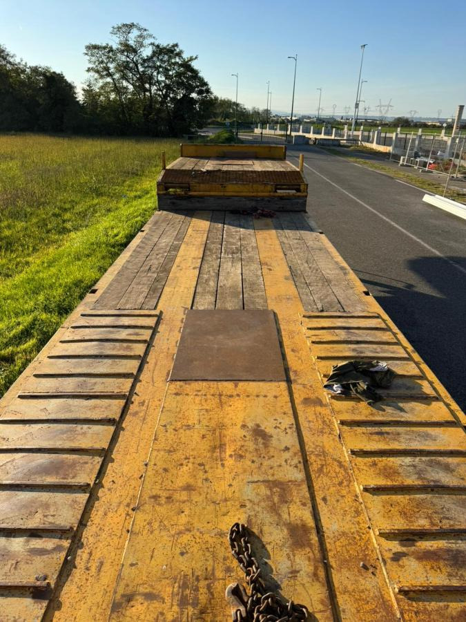 Louault SR2CA - Semi-remorque surbaissé: photos 4 Louault SR2CA - Semi-remorque surbaissé: photos 4