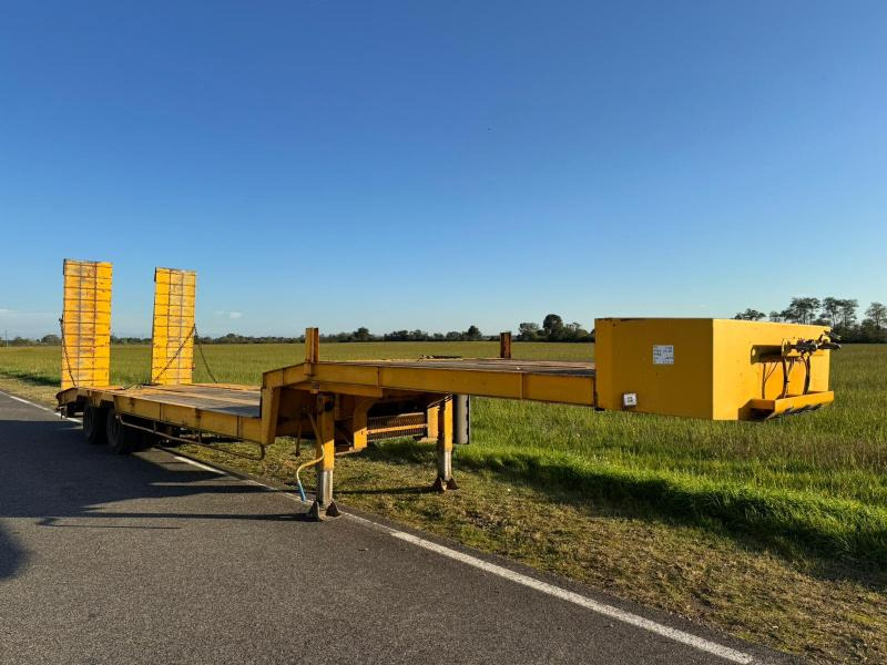 Louault SR2CA - Semi-remorque surbaissé: photos 1 Louault SR2CA - Semi-remorque surbaissé: photos 1