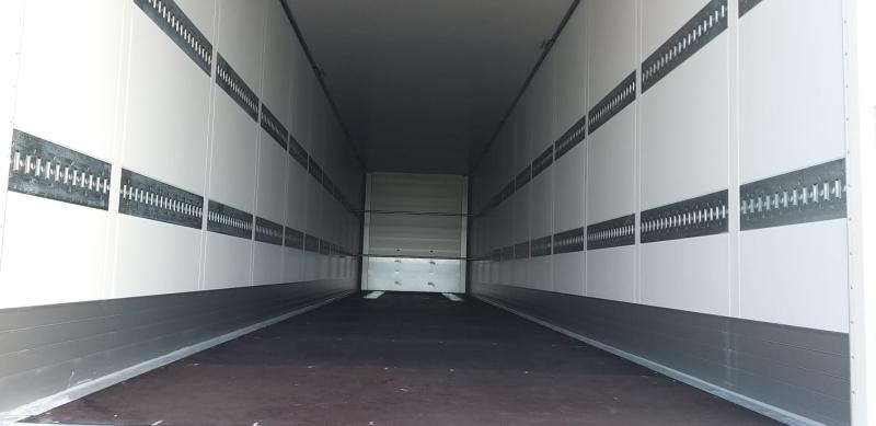 Semi-remorque fourgon Schmitz Cargobull SKO 24 (Location / Rent): photos 7