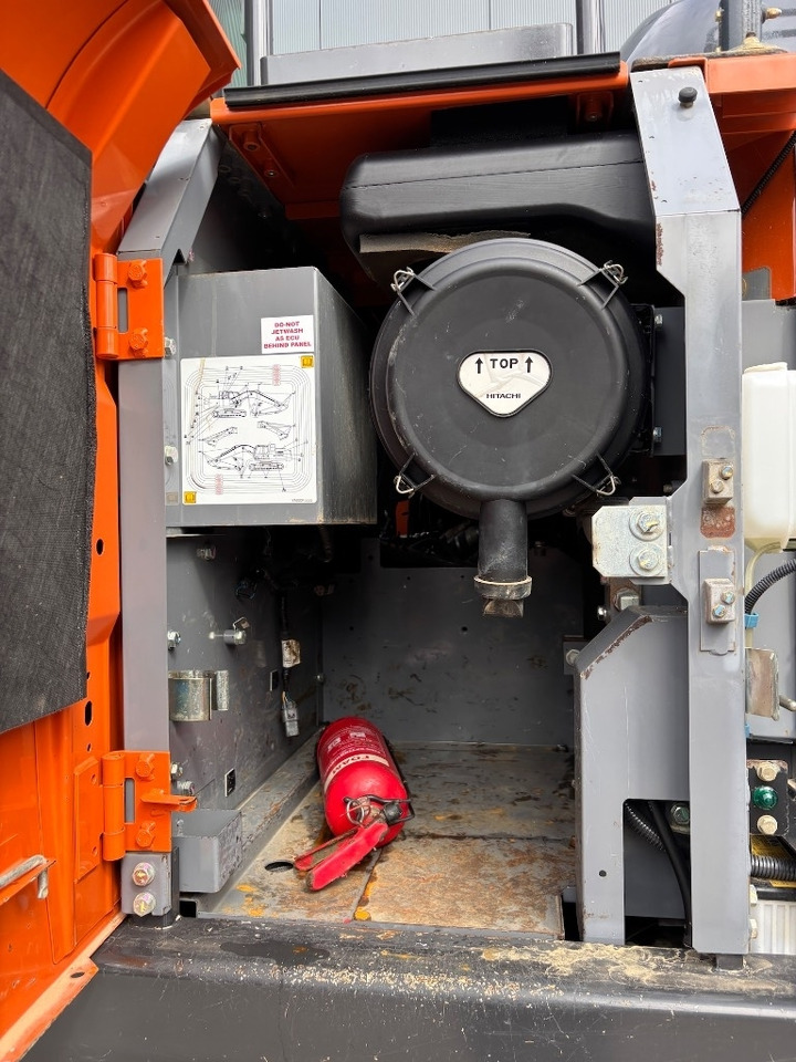 Pelle sur chenille Hitachi ZX 210 LC-6: photos 27