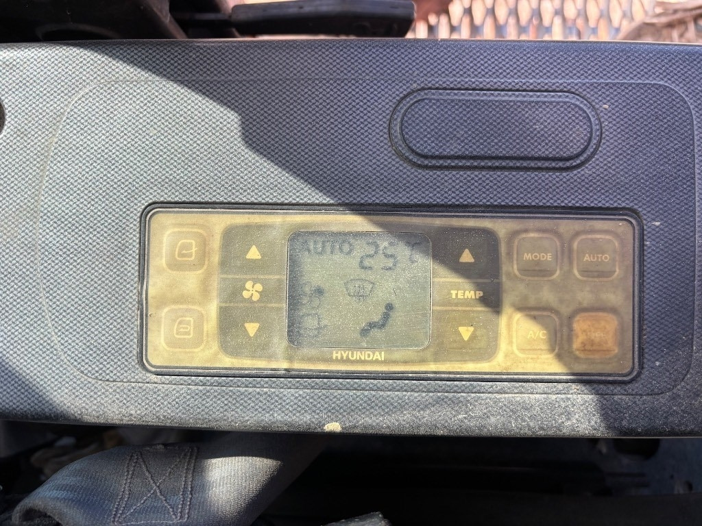 Pelle sur chenille Hyundai Robex 210 LC-7 A - 210: photos 14 Pelle sur chenille Hyundai Robex 210 LC-7 A - 210: photos 14