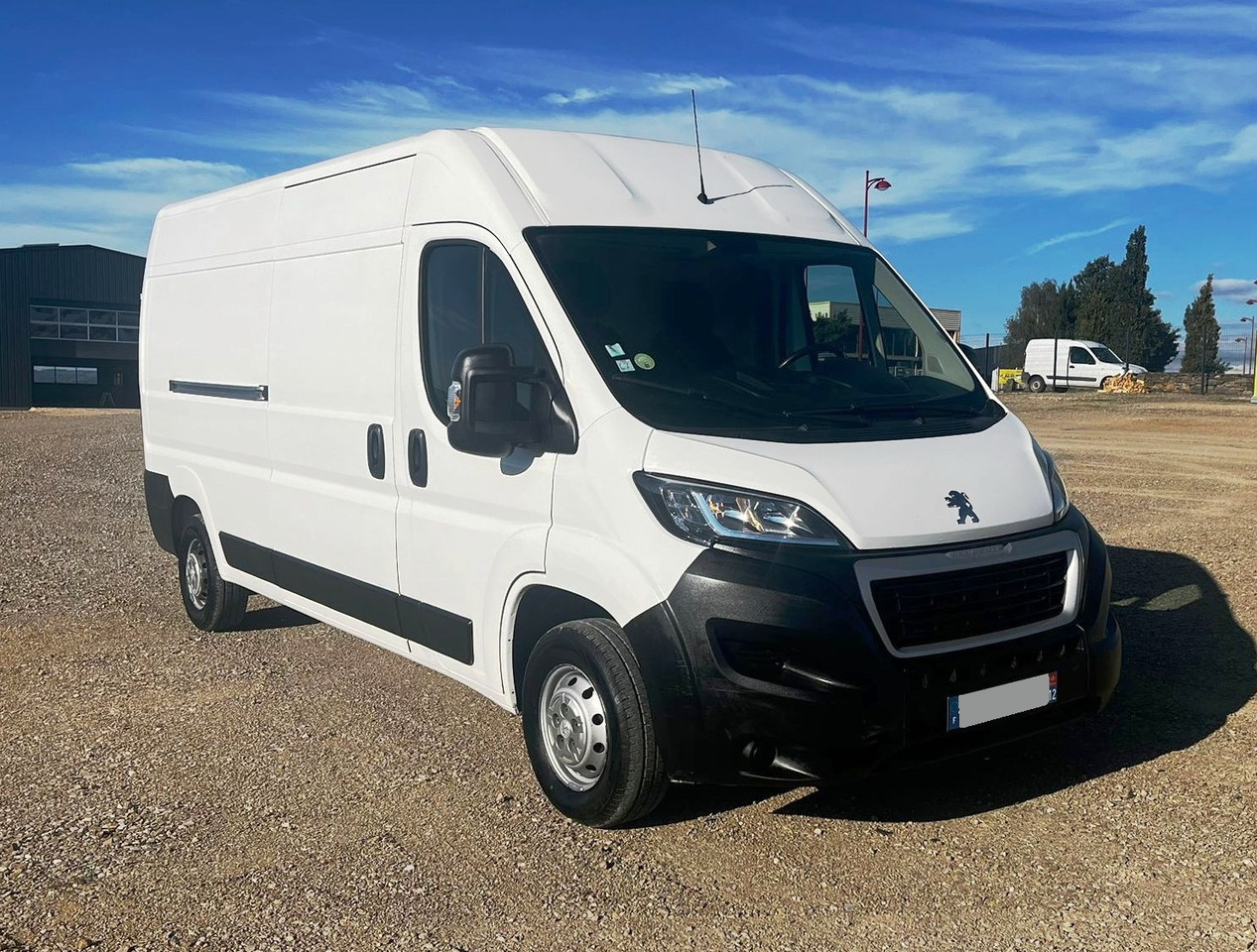 PEUGEOT Boxer III 2.2 HDI 120 L3H2 PREMIUM - Fourgon utilitaire: photos 1 PEUGEOT Boxer III 2.2 HDI 120 L3H2 PREMIUM - Fourgon utilitaire: photos 1