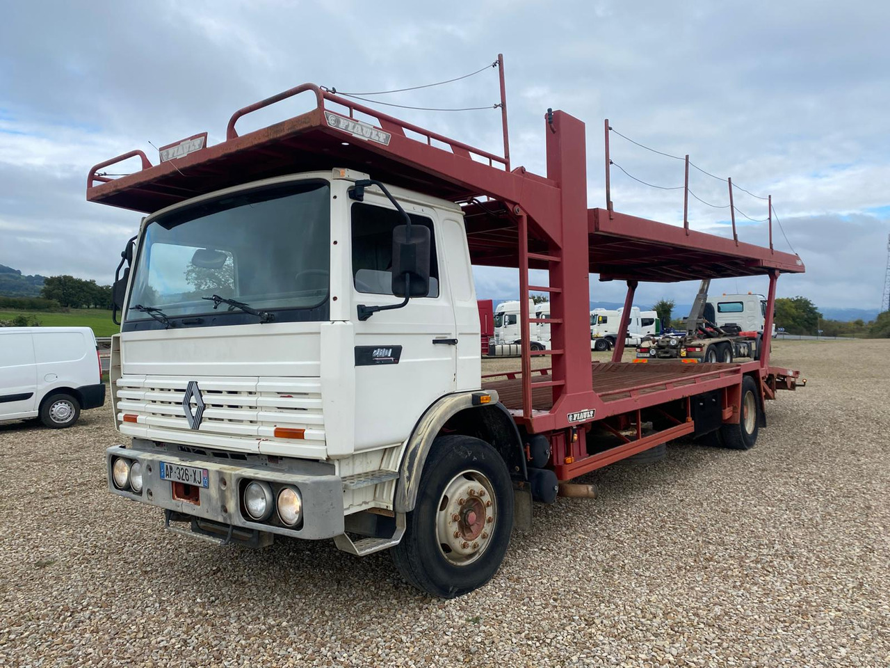 RENAULT GR 280 - Camion porte-voitures: photos 1 RENAULT GR 280 - Camion porte-voitures: photos 1