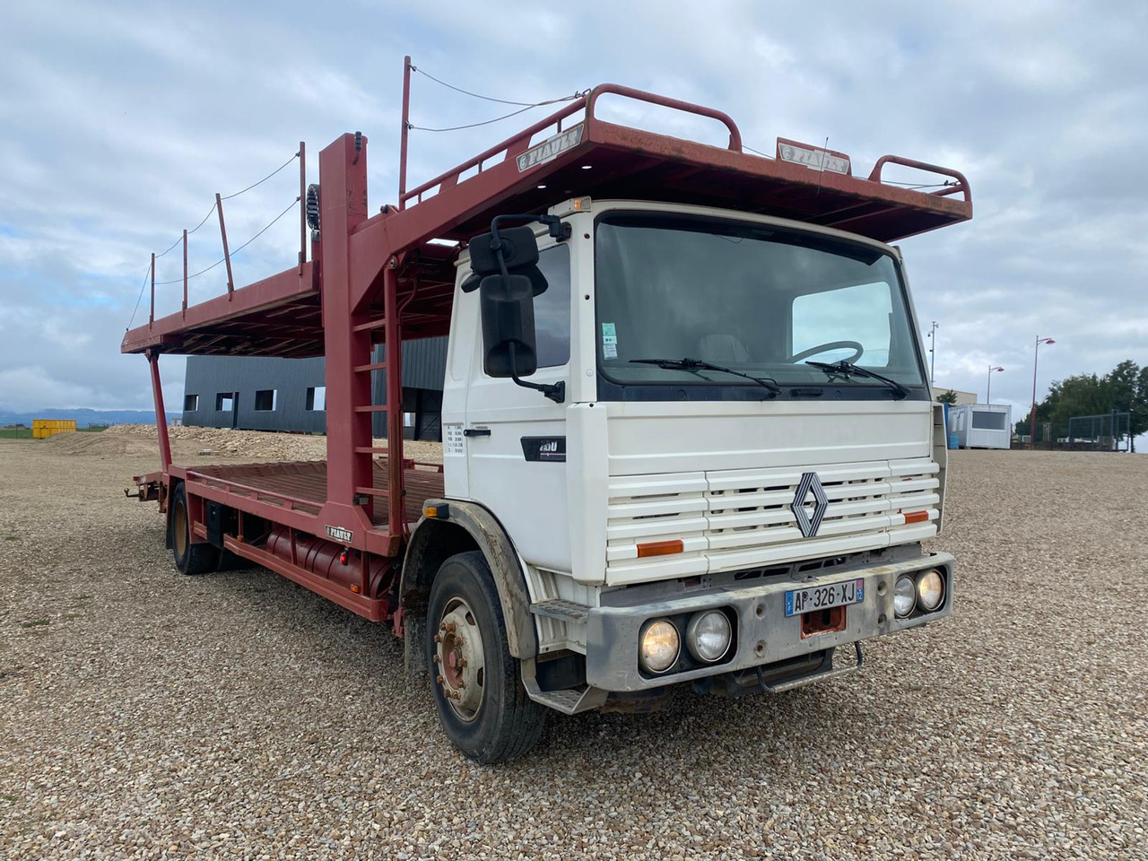RENAULT GR 280 - Camion porte-voitures: photos 2 RENAULT GR 280 - Camion porte-voitures: photos 2