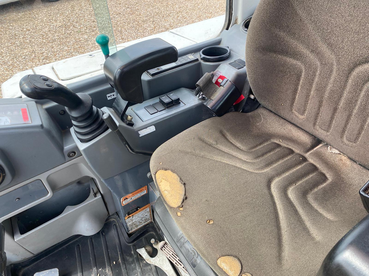 Pelle sur chenille TAKEUCHI TB 250: photos 8