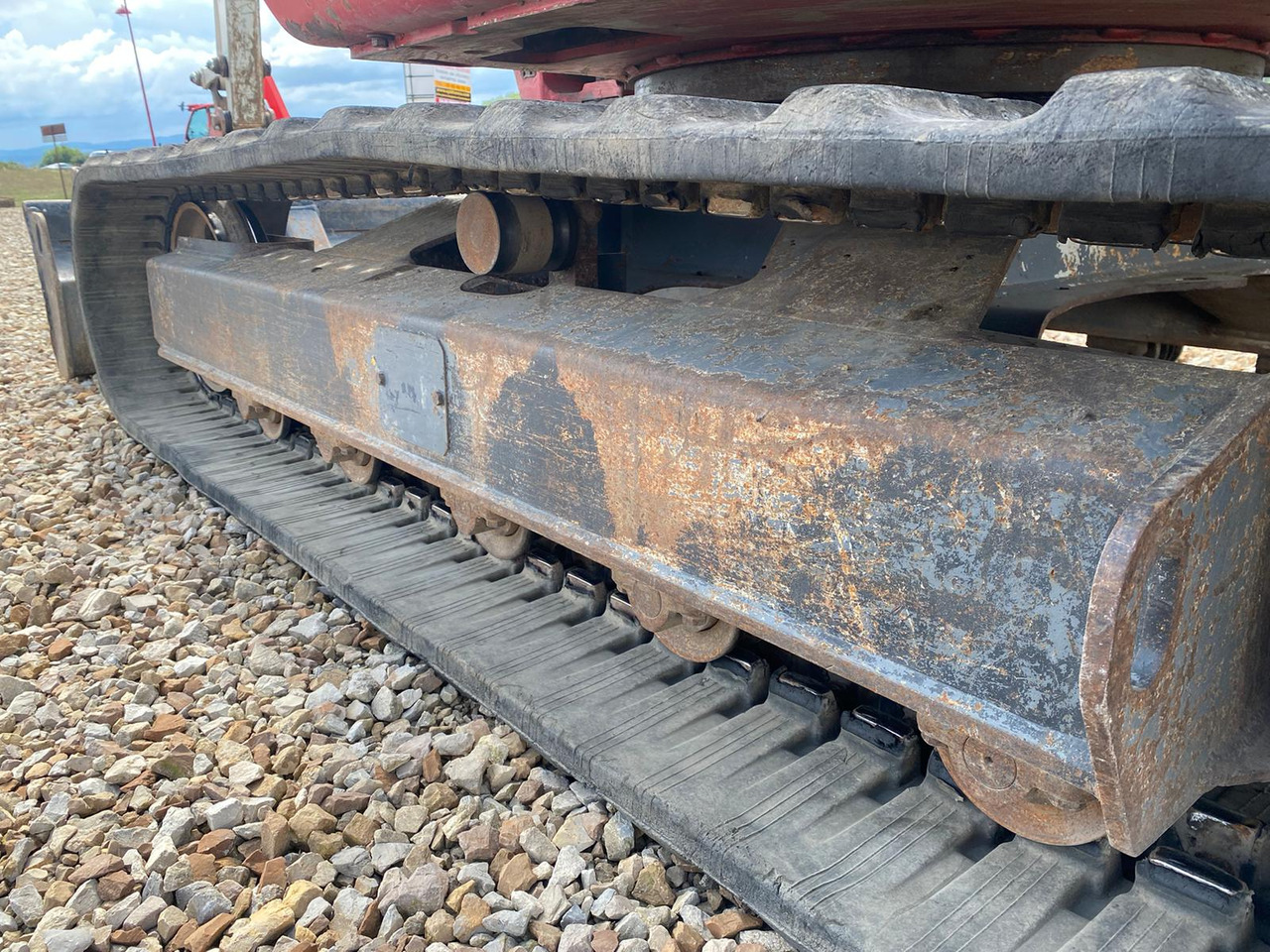 Pelle sur chenille TAKEUCHI TB 250: photos 24