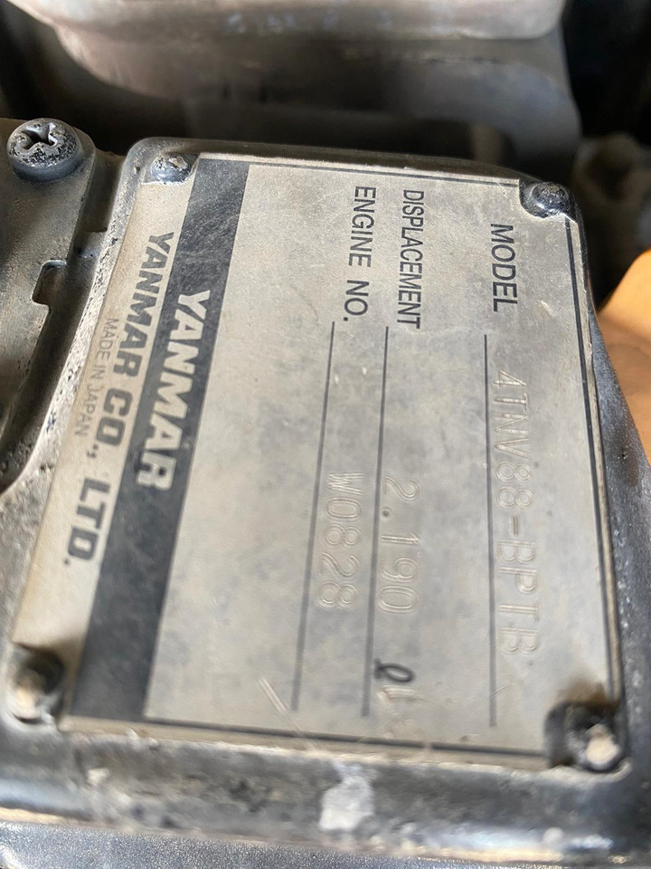 Pelle sur chenille TAKEUCHI TB 250: photos 18