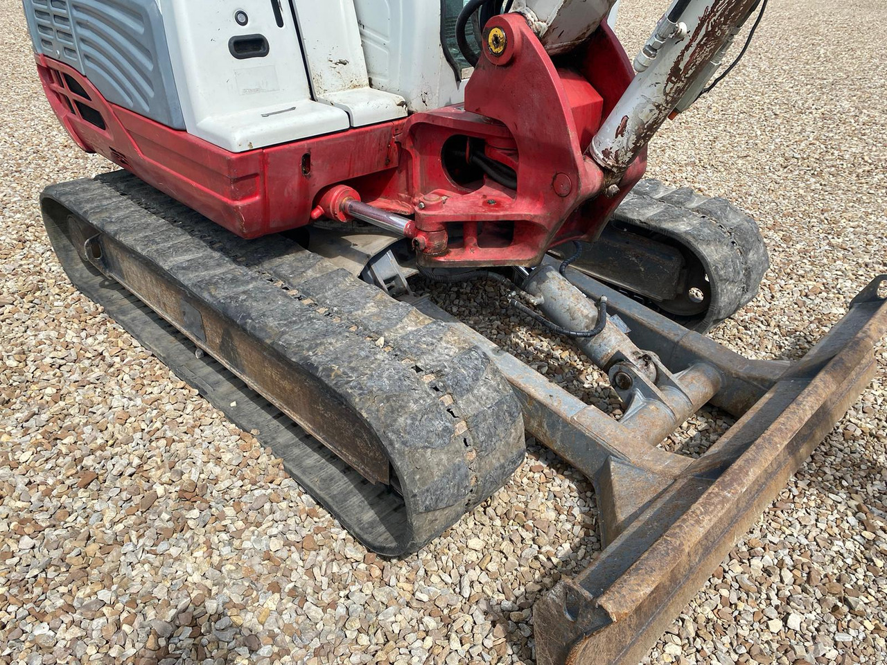 Pelle sur chenille TAKEUCHI TB 250: photos 17