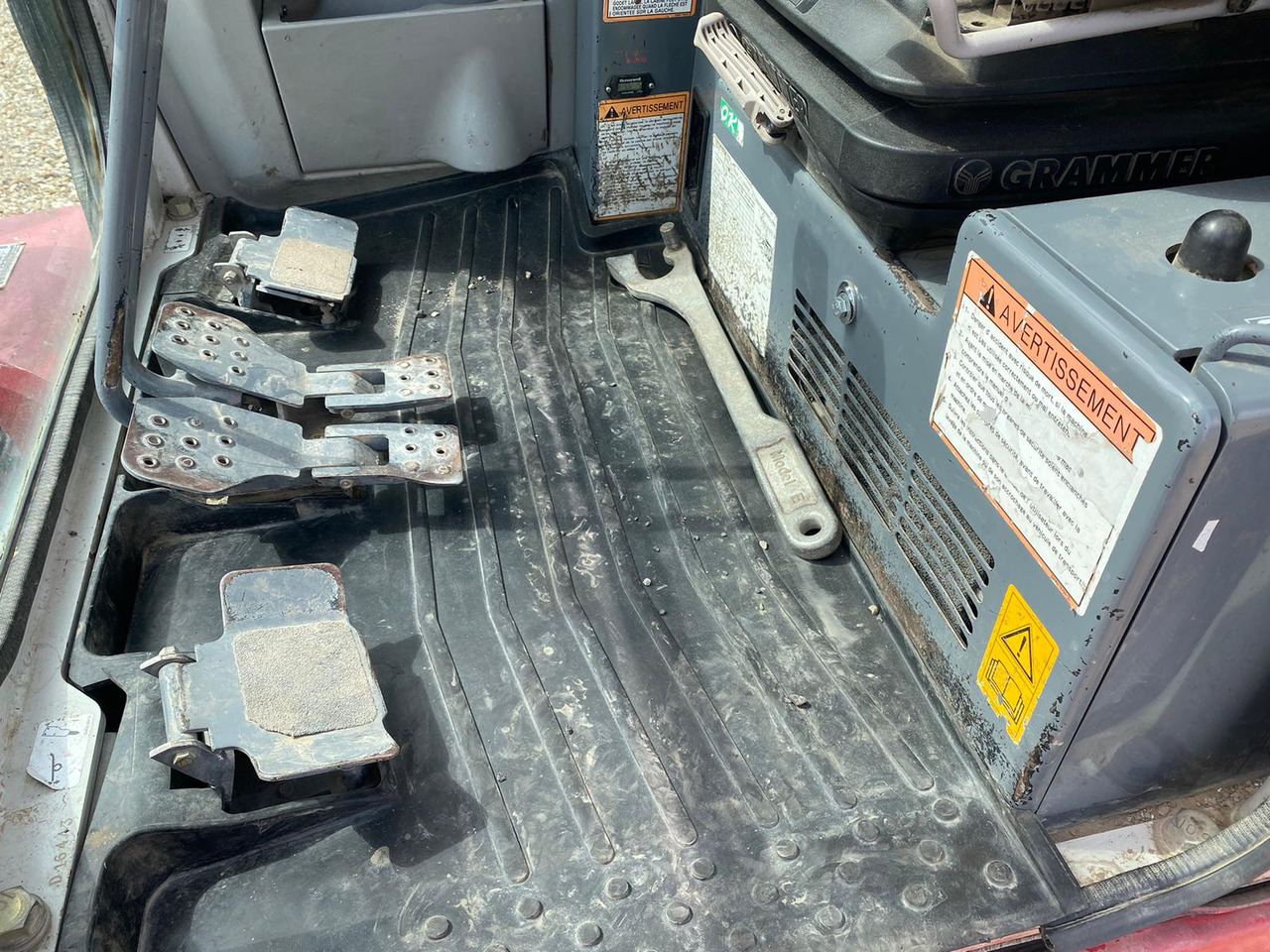 Pelle sur chenille TAKEUCHI TB 250: photos 7