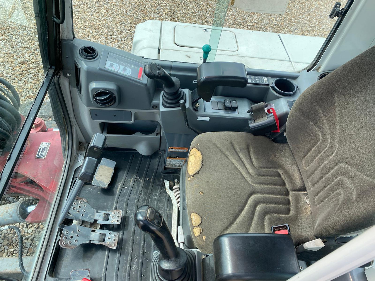 Pelle sur chenille TAKEUCHI TB 250: photos 9