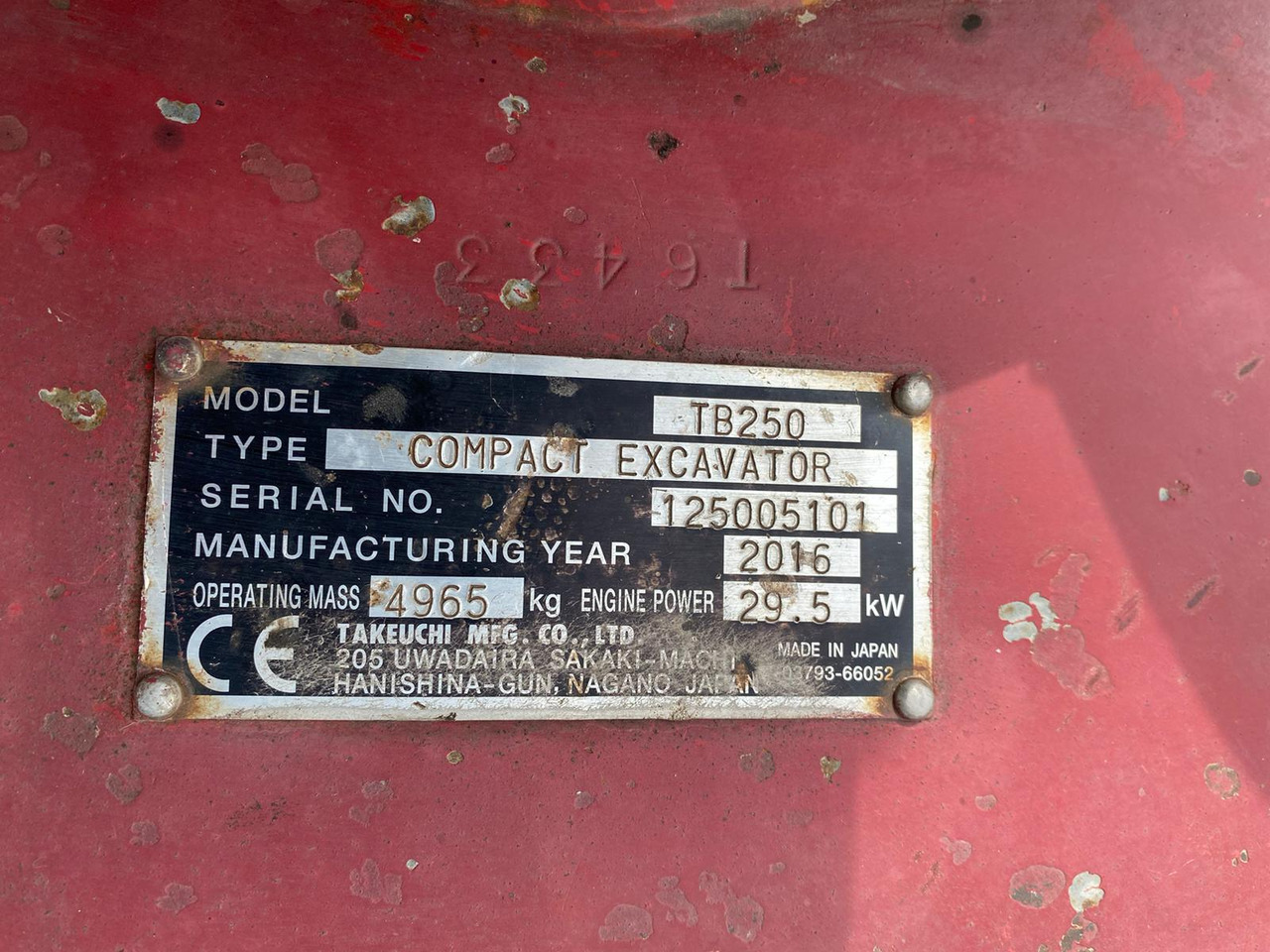 Pelle sur chenille TAKEUCHI TB 250: photos 12