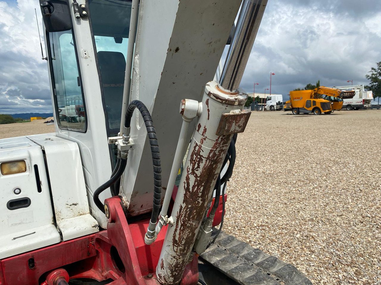 Pelle sur chenille TAKEUCHI TB 250: photos 14