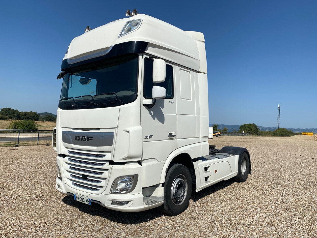 DAF XF530 Super Space Cab - Tracteur routier: photos 1 DAF XF530 Super Space Cab - Tracteur routier: photos 1