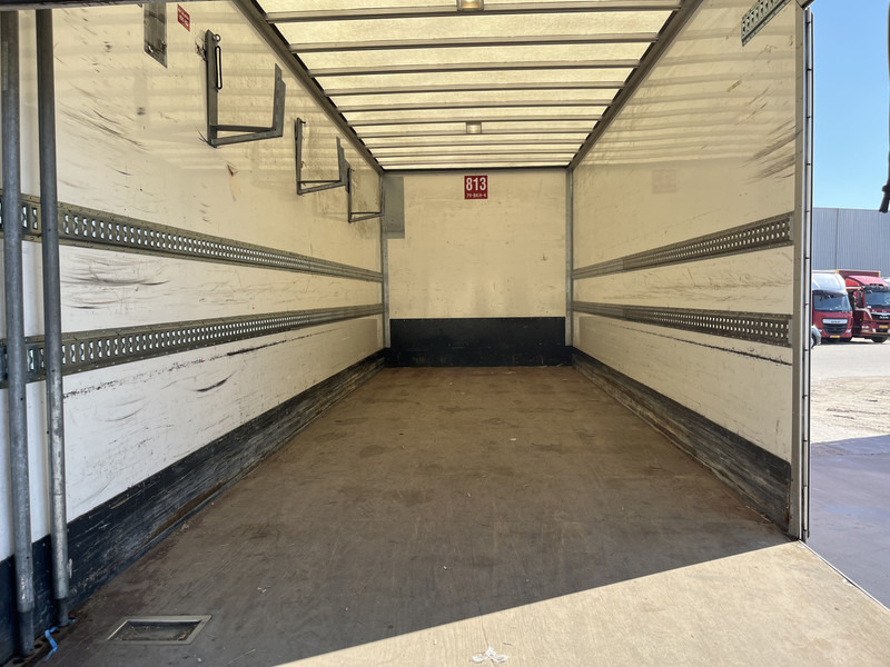 DAF LF 210 FA / 12 Ton / 344 dkm / Koffer / LBW / NL LKW - Camion fourgon: photos 5 DAF LF 210 FA / 12 Ton / 344 dkm / Koffer / LBW / NL LKW - Camion fourgon: photos 5