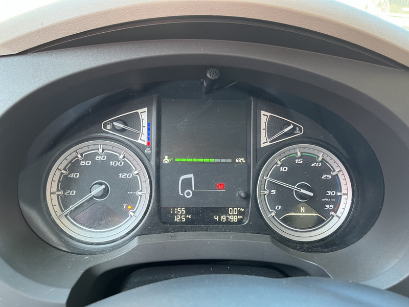 DAF LF 210 FA / 12 Ton / 419 dkm / Koffer / LBW 1500 kg / NL LKW - Camion fourgon: photos 4 DAF LF 210 FA / 12 Ton / 419 dkm / Koffer / LBW 1500 kg / NL LKW - Camion fourgon: photos 4
