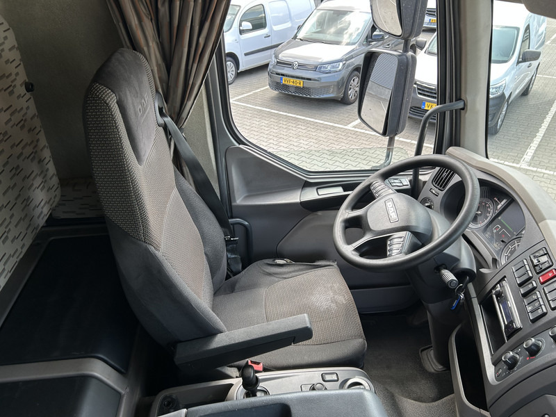 DAF LF 310 FA / Effer 175.2/3s Crane / 728 dkm / Flat Bed / APK TUV 10-25 - Camion grue: photos 3 DAF LF 310 FA / Effer 175.2/3s Crane / 728 dkm / Flat Bed / APK TUV 10-25 - Camion grue: photos 3