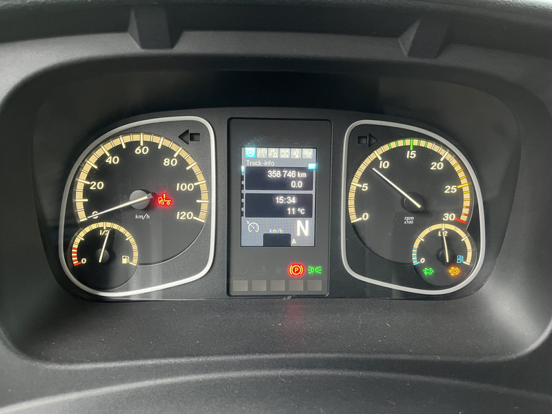Mercedes-Benz Atego 816 / Horse Truck - 3 Horses / Camper / NL Truck - Van chevaux: photos 4 Mercedes-Benz Atego 816 / Horse Truck - 3 Horses / Camper / NL Truck - Van chevaux: photos 4