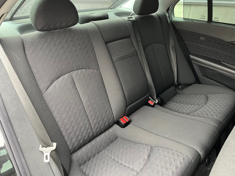 Mercedes-Benz E-Klasse / Limousine / 240 Avantgarde / 4-Matic / 8-pers / APK/TUV 09-2026 - Berline: photos 4 Mercedes-Benz E-Klasse / Limousine / 240 Avantgarde / 4-Matic / 8-pers / APK/TUV 09-2026 - Berline: photos 4