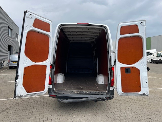 Mercedes-Benz Sprinter 315 1.9 CDI / L4 H2 / Automatic / APK-TUV 04-26 - Fourgon utilitaire: photos 5 Mercedes-Benz Sprinter 315 1.9 CDI / L4 H2 / Automatic / APK-TUV 04-26 - Fourgon utilitaire: photos 5